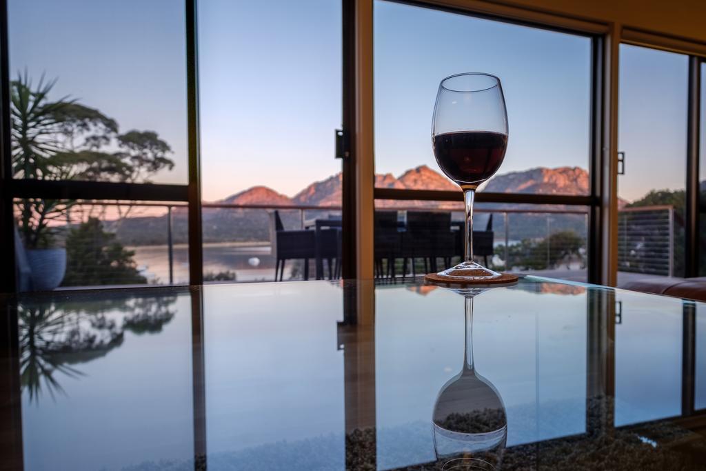 Arthouse Freycinet Villa โคลส์เบย์ ภายนอก รูปภาพ