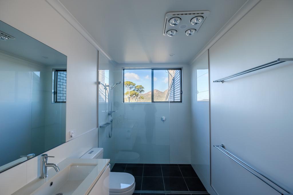 Arthouse Freycinet Villa โคลส์เบย์ ภายนอก รูปภาพ